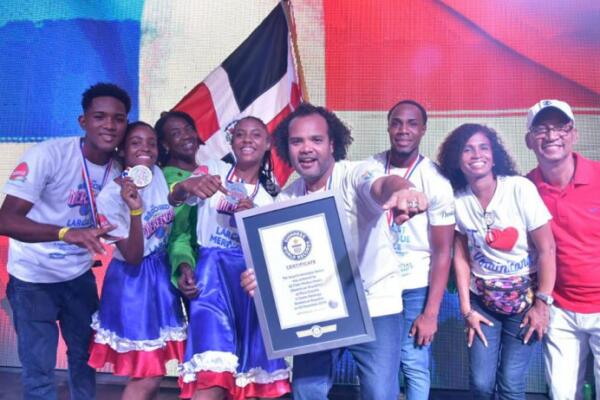 Título Guinness por el baile de merengue más grande del mundo, en 2019. Foto: Fuente externa