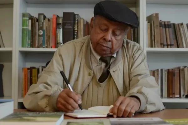 Manuel Serrano, escritor dominicano.