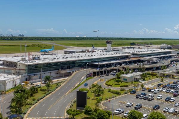 Diputados aprueban renovación de contrato Aerodom