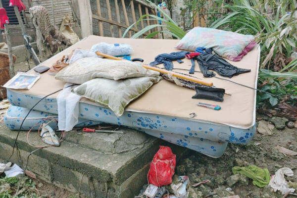 Ajuares de casa inundada en Manoguayabo sábado 18 noviembre. Foto: CDN  