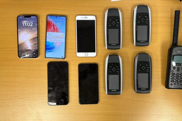 Foto de celulares ocupado durante el allanamiento. (CDN digital).