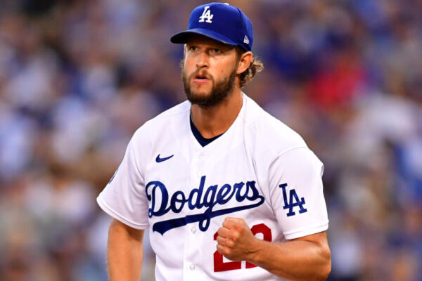 El anuncio se hizo en los campo de entrenamientos de Primavera, cuando firmó un contrato para su 18va temporada, Clayton Kershaw recalcó su deseo de retirarse como miembro de los Dodgers.