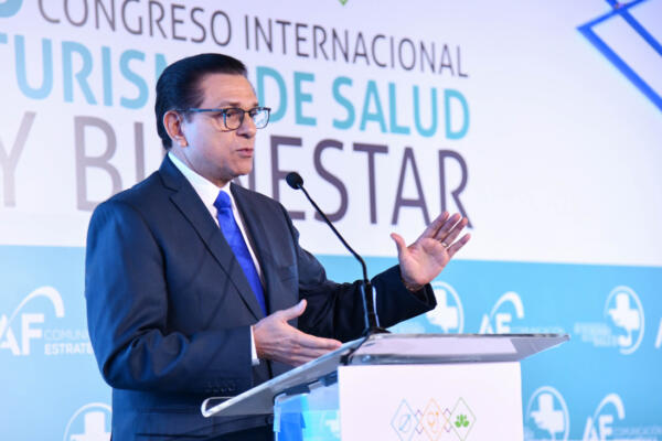 Ministro de Salud reitera contagio y letalidad por el dengue es menor en RD que en otros países