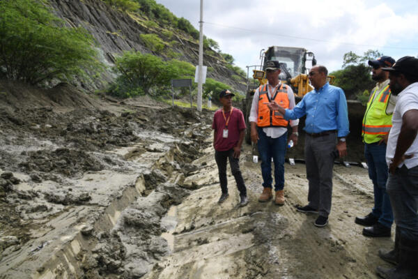 Deligne Ascención supervisa daños ocasionados por depresión tropical. (CDN digital).