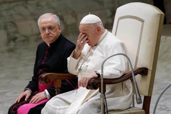 El papa Francisco asiste a la audiencia general semanal en el Aula Pablo VI, en la Ciudad del Vaticano. Foto: fuente externa.