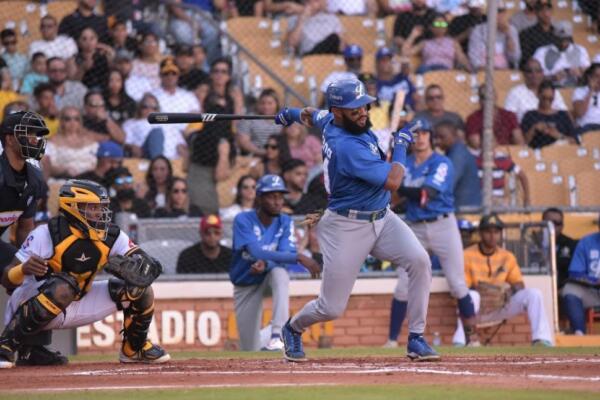 Licey gana su tercer partido en forma seguida, mientras que las Águilas pierden por sexta vez en forma consecutiva.
