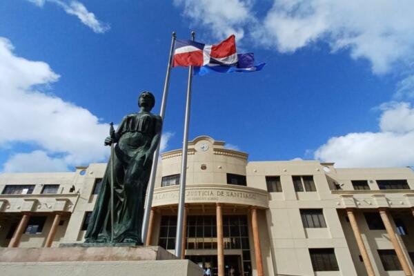 Fiscalía de Santiago y Ministerio de la Mujer realizan un programa de concientización