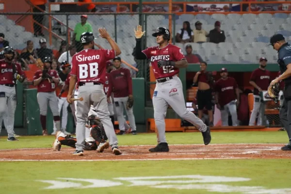 Gigantes vuelven a triunfar en gira despedida de Nelson Cruz