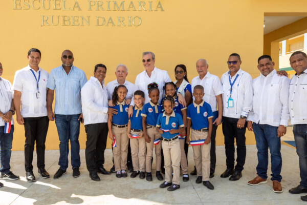 Inauguración de escuela en Los Alcarrizos