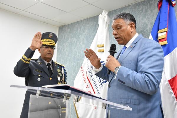 Mayor General Ramón Antonio Guzmán Peralta asume como director general de la Policía Nacional. Foto: Fuente externa