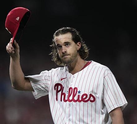 Aaron Nola firma con los Filis por siete años y US$172 millones