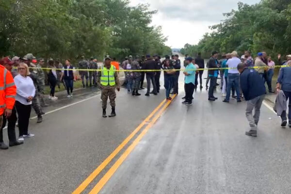 Paralizado se encuentra el tránsito en Autovía del Noredeste. (Foto: Fuente Externa)