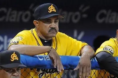 Tony Peña dirigió al conjunto de las Águilas Cibaeñas como manager y jugador en 1997-1998, 1999-2000 y 2010-1011.
