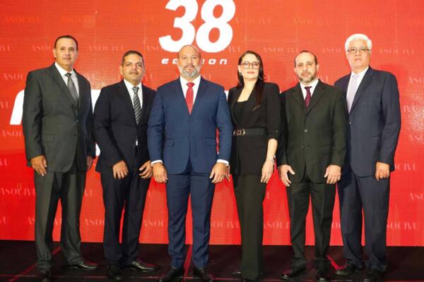 Darío Muñoz, Peter Cabrera, Héctor Rodríguez Ureña, Katty Reyes, Gustavo Domingo y Silvestre Aybar