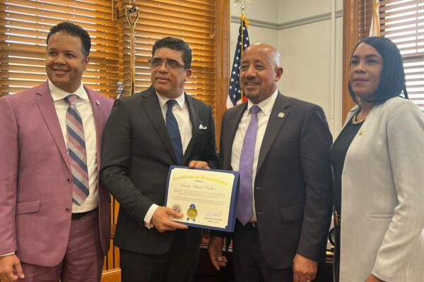 Dío Astacio sostiene encuentro con Adriano Espaillat y Eligio Jáquez en NY