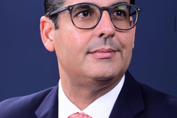 Instan al Congreso aprobar proyecto de ley que elimina cobro anticipado ISR