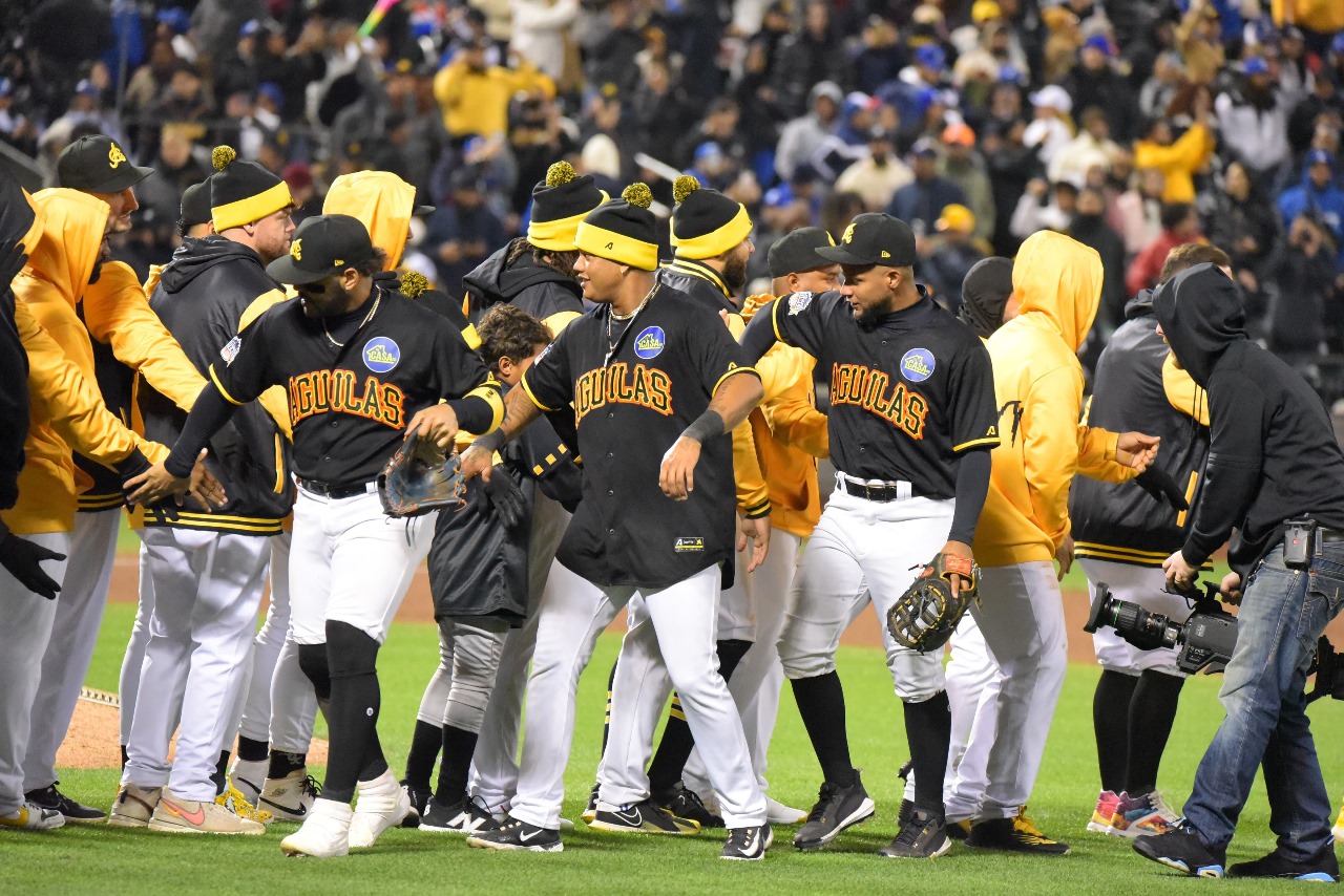Águilas derrotan al Licey en el primer enfrentamiento de la Serie de Titanes