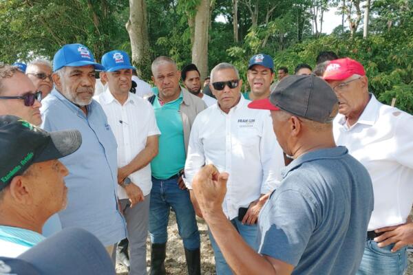 El INDRHI sigue dando respuesta rápida a productores que fueron afectados en Bajo Yuna. (Foto: Fuente Externa)