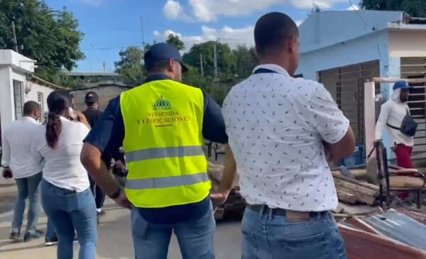 MIVED repara viviendas afectadas por las lluvias en Cotuí. (Foto: Fuente Externa)