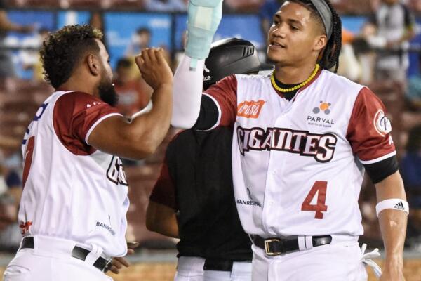 Noelvi Marte debutó en grande con los Gigantes