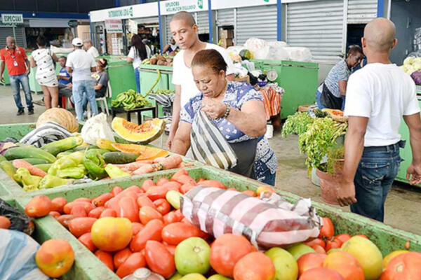 Consumidores se quejan elevados precios productos consumo masivo