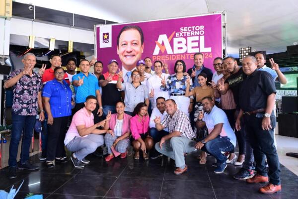 Equipo de trabajo de Abel Martínez juramentado en la región Enriquillo. / Fuente externa.
