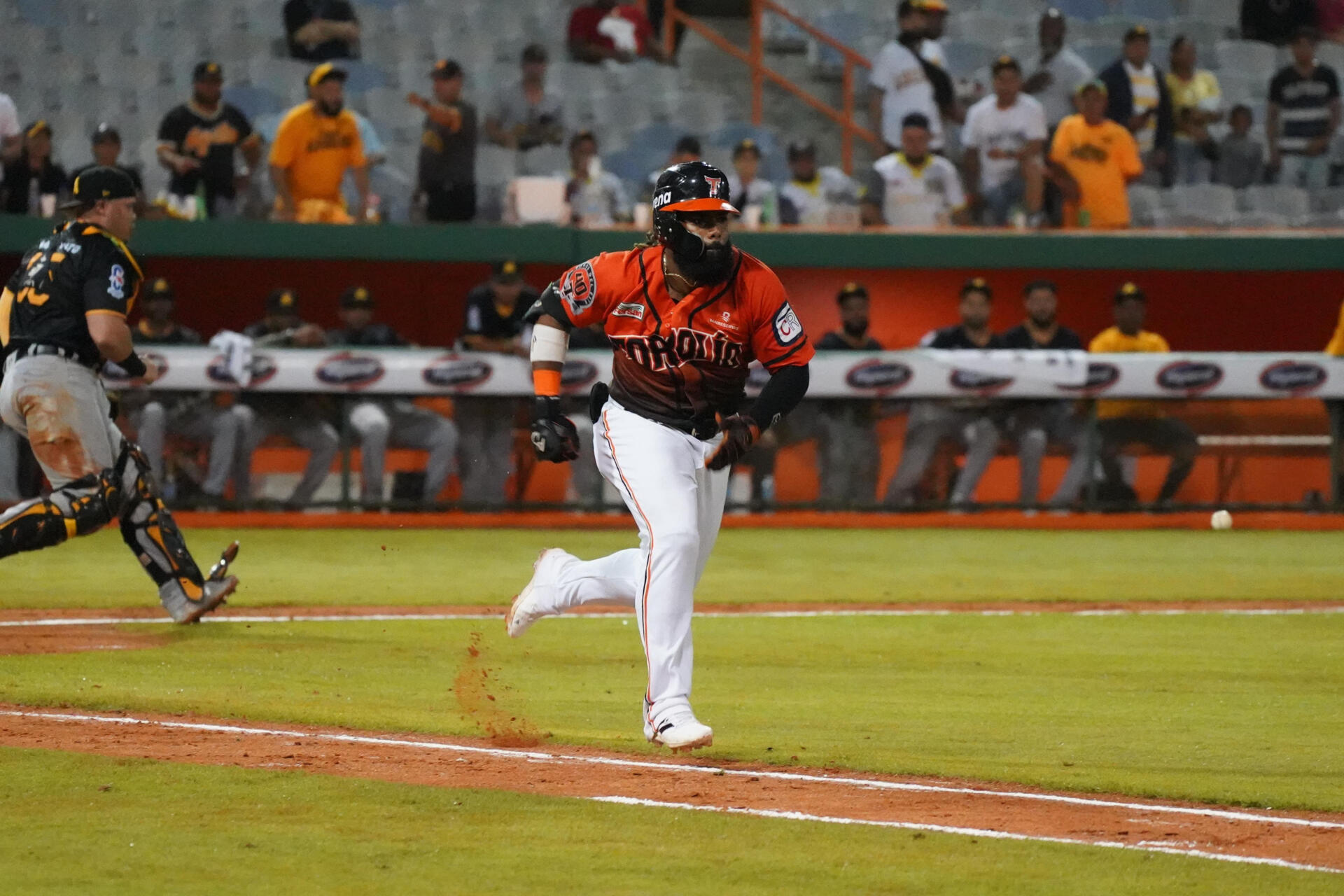 Águilas sufren octava derrota seguida al caer ante los Toros