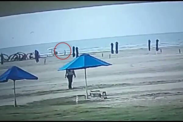 Video: rayo mató a una venezolana que paseaba por la playa