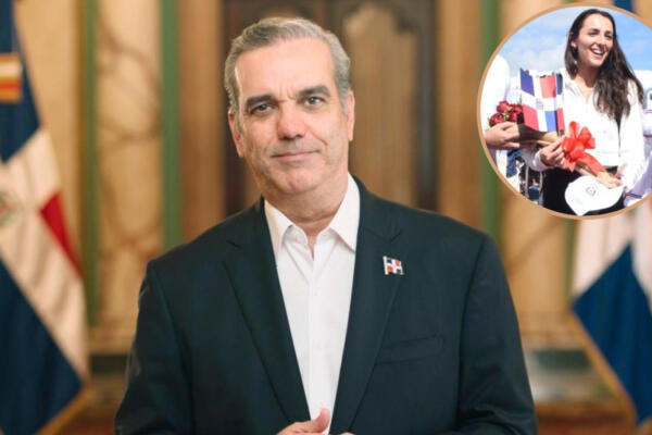 El presidente de la República Dominicana Luis Abinader y la turista número diez millones. FOTO: Fuente externa