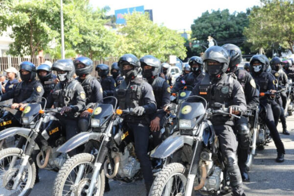 Patrullaje agentes Policía Nacional. (fuente externa)  