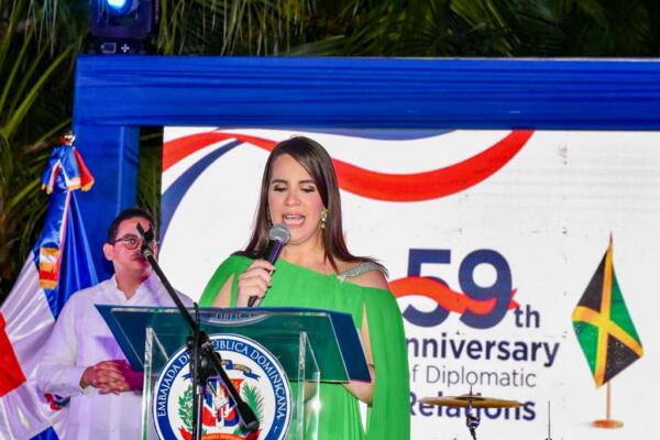 Angie Martínez, Canciller dominicana en Jamaica.