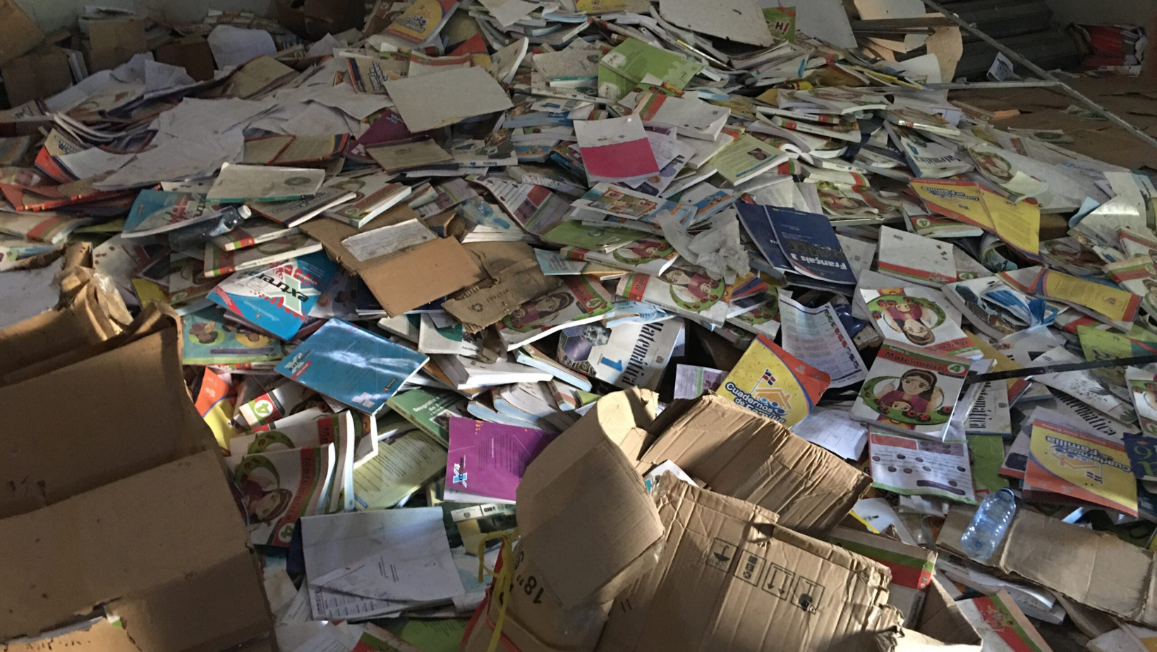 Libros abandonados. FOTO: Fuente externa