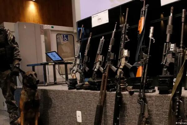 Armas confiscadas por la Policía de Rio de Janeiro. Foto: fuente externa.