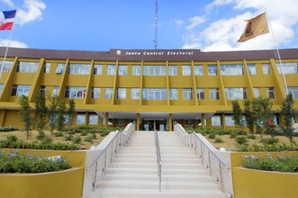 Fachada JCE. (Foto: Fuente externa) 