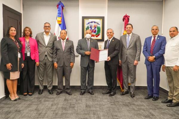 JCE firma acuerda con Policía New York. Fuente: Externa 