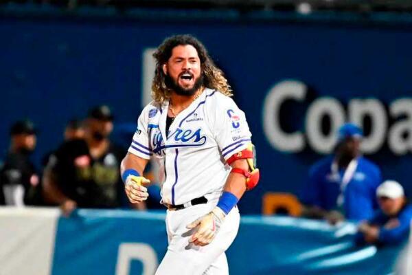Jorge Alfaro, refuerzo de los Tigres del Licey.