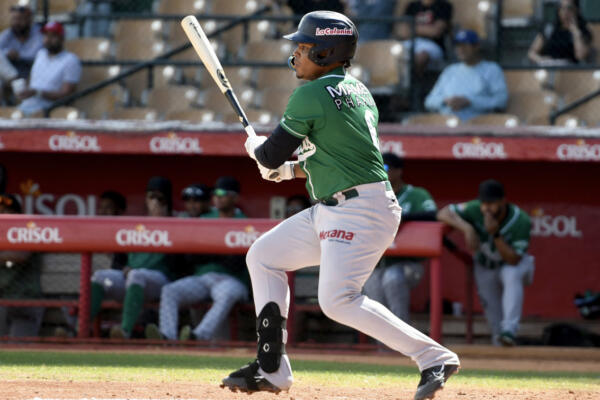 Estrellas cierran serie regular blanqueando al Licey