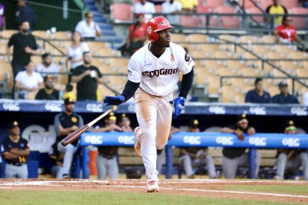 Leones del Escogido vencen a las Águilas FOTO (fuente externa)