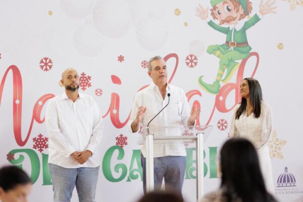 Luis Abinader inaugura en Nagua nuevas instalaciones del ITLA. (CDN digital) 