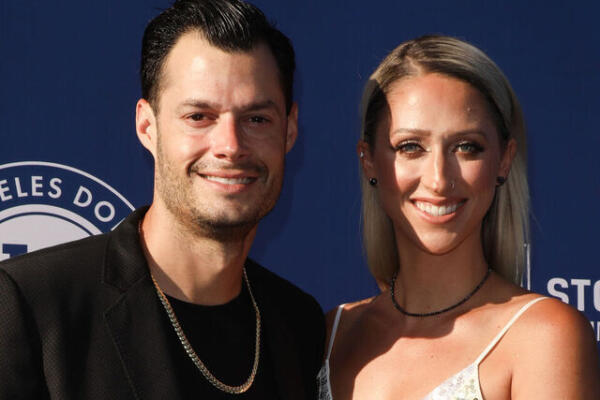 La esposa de Joe Kelly, Ashley, comandó la campaña #Ohtake17, ofreció la camiseta número 17 a Ohtani que era de su marido.
