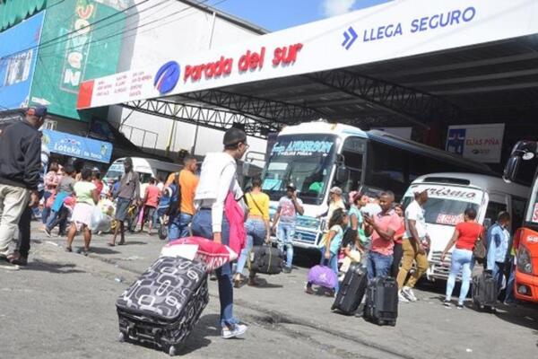 Continúa el flujo de pasajeros hacia pueblos de las provincias. (CDN digital).