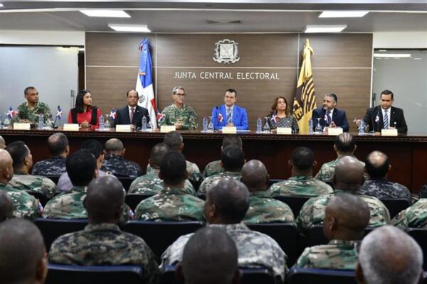 Miembros de la Policía Militar Electoral. (Fuente externa)
