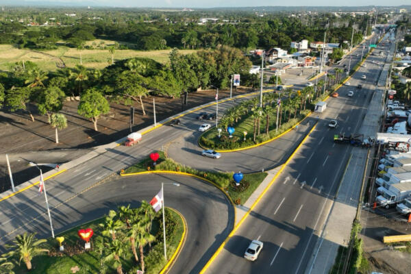 Ampliación de la autopista Duarte, entrada de Santiago. FOTO: Fuente externa