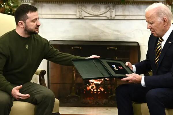 El presidente de Ucrania, Volodimir Zelenski (izqda.), y su homólogo de Estados Unidos, Joe Biden, en un encuentro en la Casa Blanca. Foto: fuente externa.