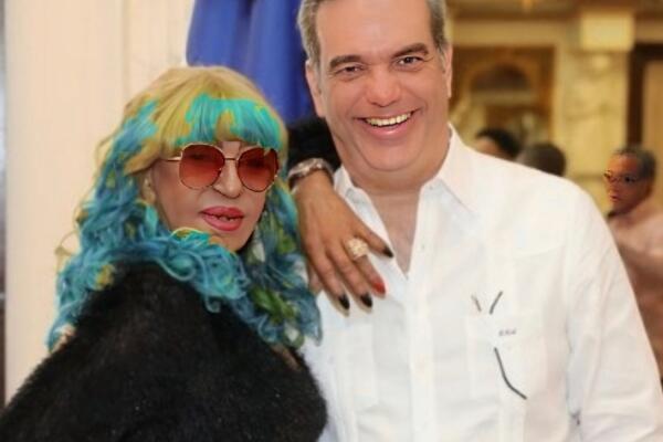El presidente Luis Abinader y la merenguera Fefita la Grande. / Fuente externa.
