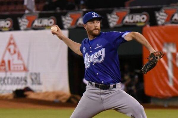 Brooks Hall vuelve  como refuerzo del Licey