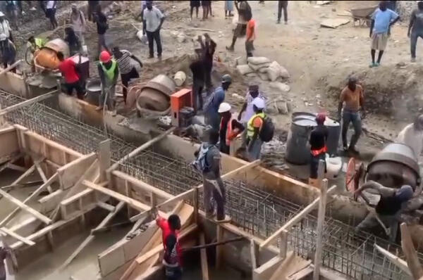 Haitianos buscan convertir canal en una mega obra. (Foto: CDN)