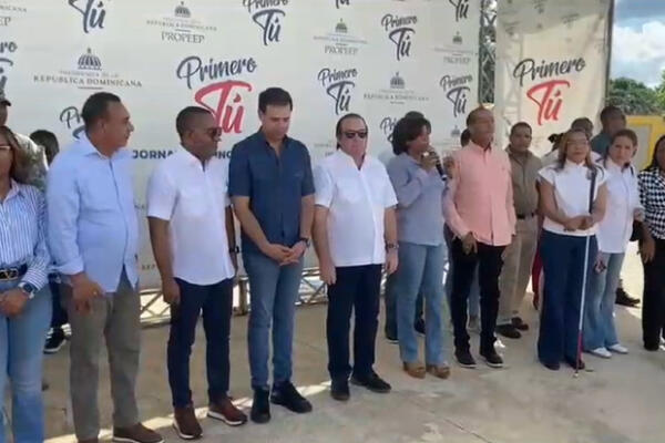 autoridades del auctual gobierno junto al ministro Administrativo de la Presidencia, José Ignacio Paliza. / Fuente interna.