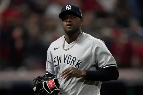 Metros de New York oficializan firma de una temporada con Luis Severino