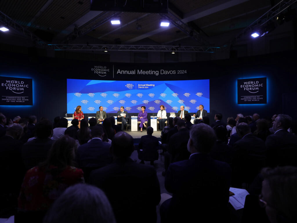 Raquel Peña afirma en Davos que implementación de políticas transparentes en RD